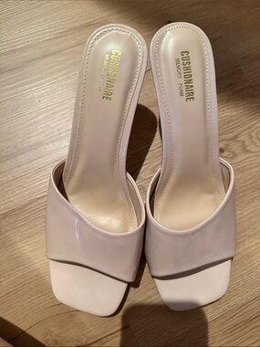 NWOT - GORGEOUS and COMFORTABLE Nude Open-toe Heels